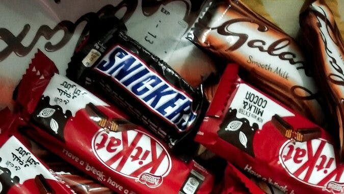 assorted brand chocolate bar packs